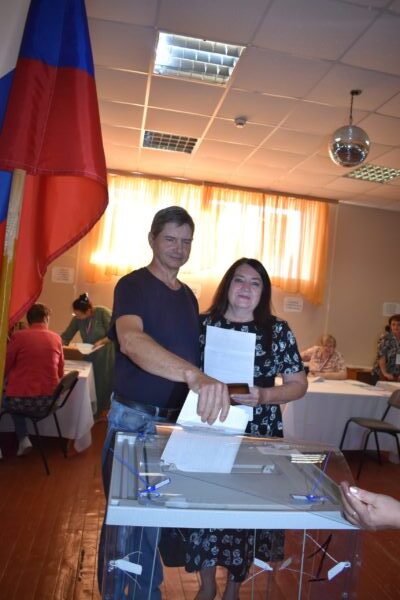 Жители Жирятинского района приходят на выборы семьями