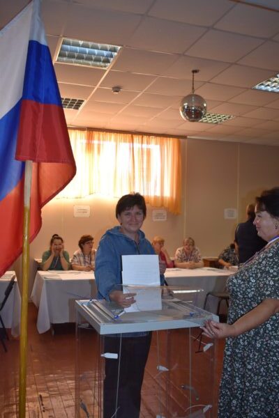 Руководитель Жирятинского филиала Центра занятости населения Елена Авдасенко отметила позитивный настрой участвующих в выборах