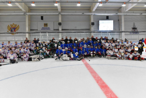 Сразу две ледовые арены Брянска приняли матчи детского первенства региона по хоккею