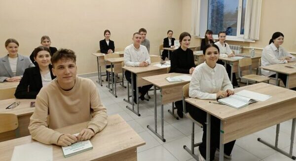 Выпускники Брянской области написали итоговое сочинение по русскому языку
