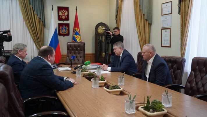Губернатор Александр Богомаз встретился с новым главным тренером брянского «Динамо» Андреем Канчельскисом