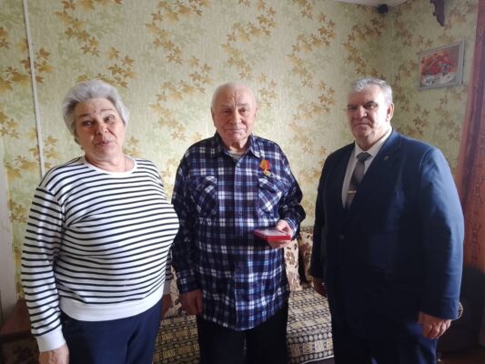 В Брасово труженикам тыла вручили юбилейные медали в честь 80-летия Победы