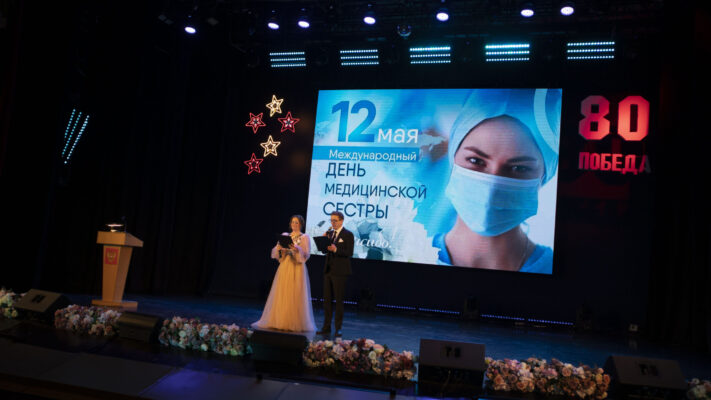 В Брянске чествовали медицинских сестер