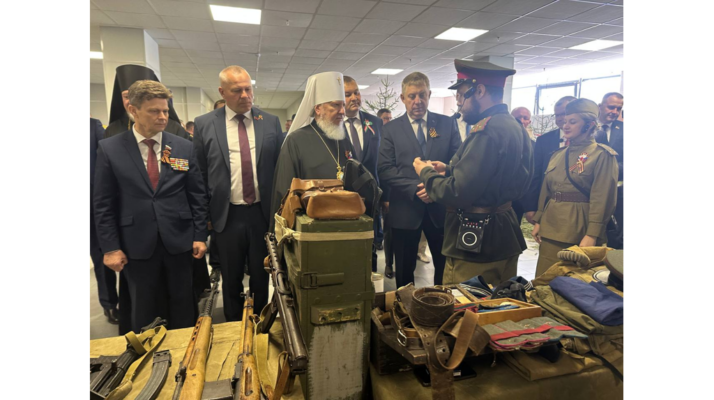 Брянский губернатор посетил выставочный проект «Путь к Великой Победе»