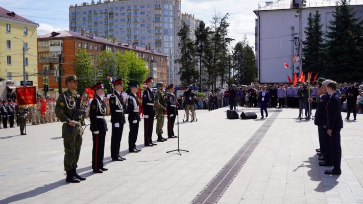 В Брянске будущие защитники Отечества принесли клятву верности ветеранам