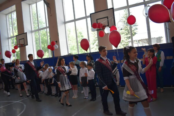 Праздник Последнего звонка прошел в Жирятинской школе