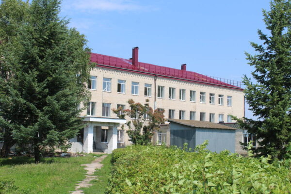 В Комаричской школе №2 полным ходом идет капитальный ремонт