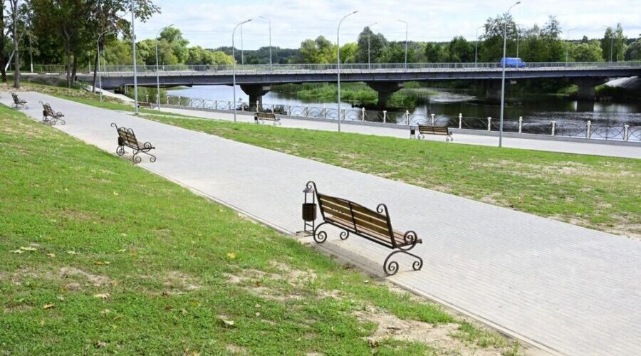 В Сураже благоустроили современный и красивый парк