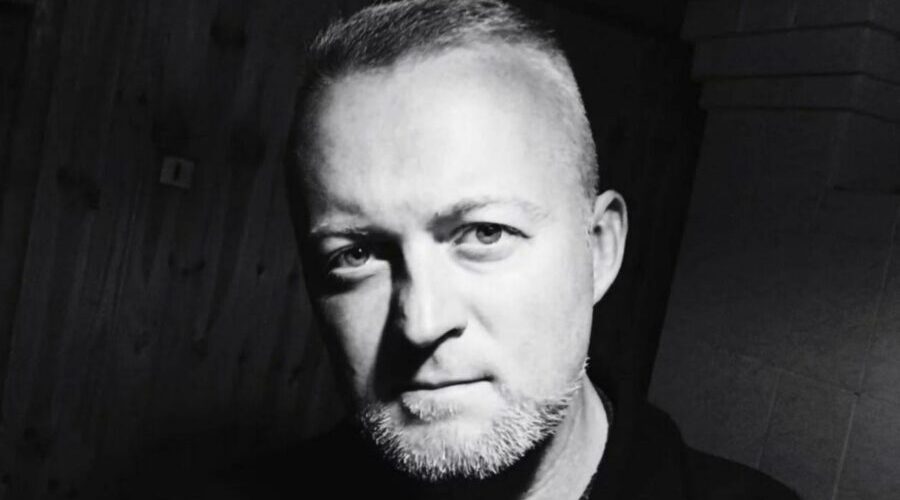 Артист брянской филармонии номинирован на Народную премию «Голос героев»