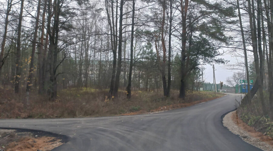 В Жуковке ремонтируют дорогу к «Центру помощи детям»