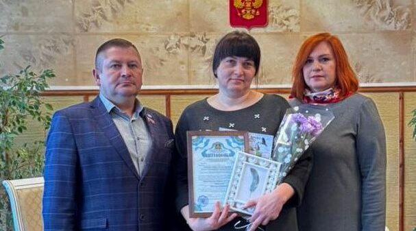 В Гордеевском районе на Брянщине вручили очередной сертификат счастливой маме