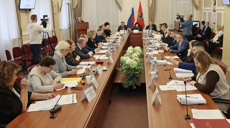 В Брянске обсудили финансирование сфер образования, науки, культуры и СМИ