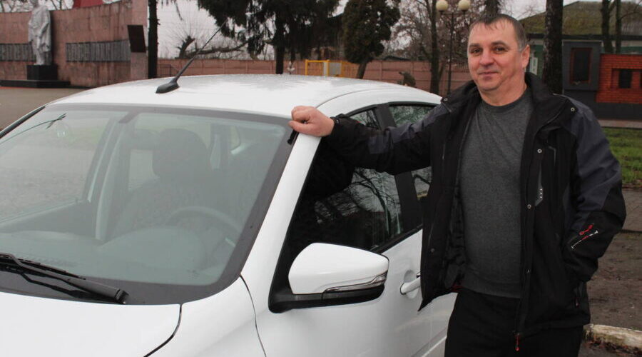 Автомобиль вручили «Лучшему брянскому комбайнёру года»