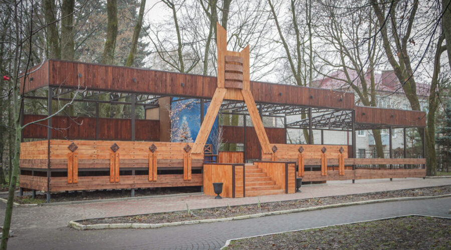 Барды и поэты получили в парке Толстого свою сцену