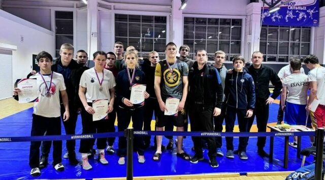 Брянские спортсмены успешно выступили на Первенстве ЦФО по спортивной борьбе