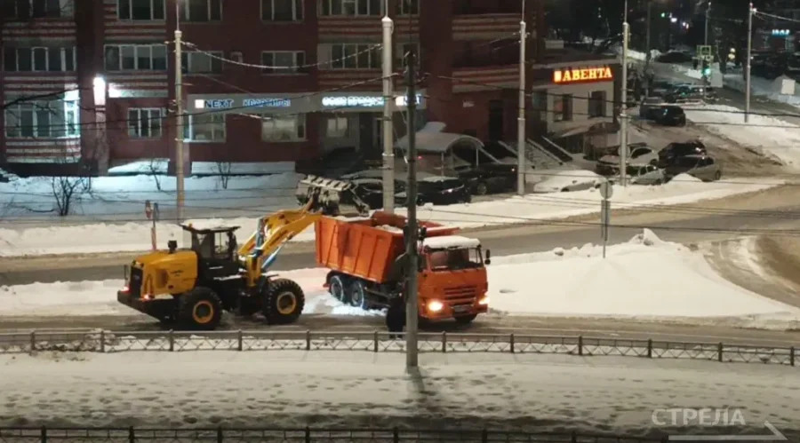 В Брянске за ночь вывезли 2053 тонны снега