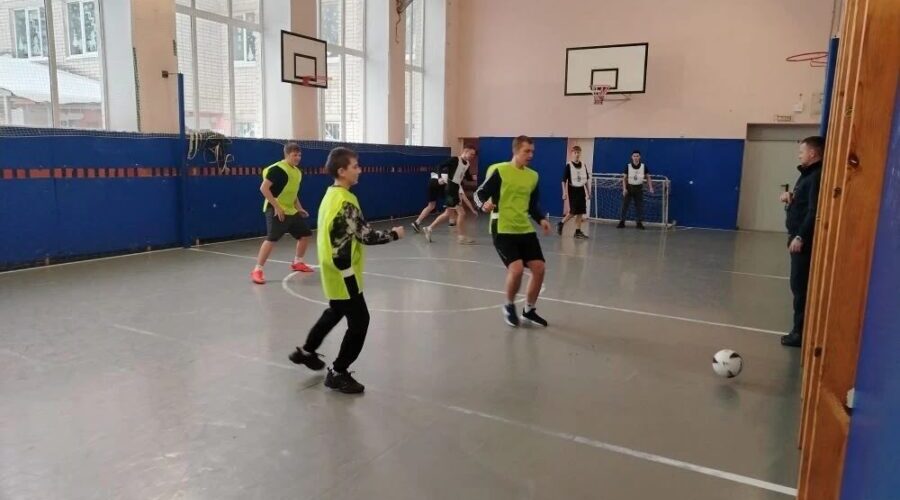 В Жирятинской школе прошёл рождественский турнир по мини-футболу