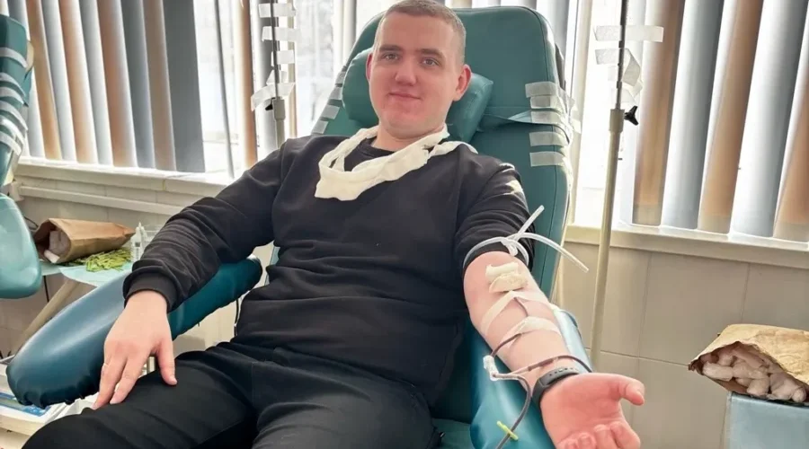 В Брянске сдал кровь Почетный донор России