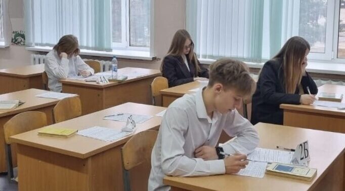 У брянских выпускников растет интерес к естественно-научным предметам