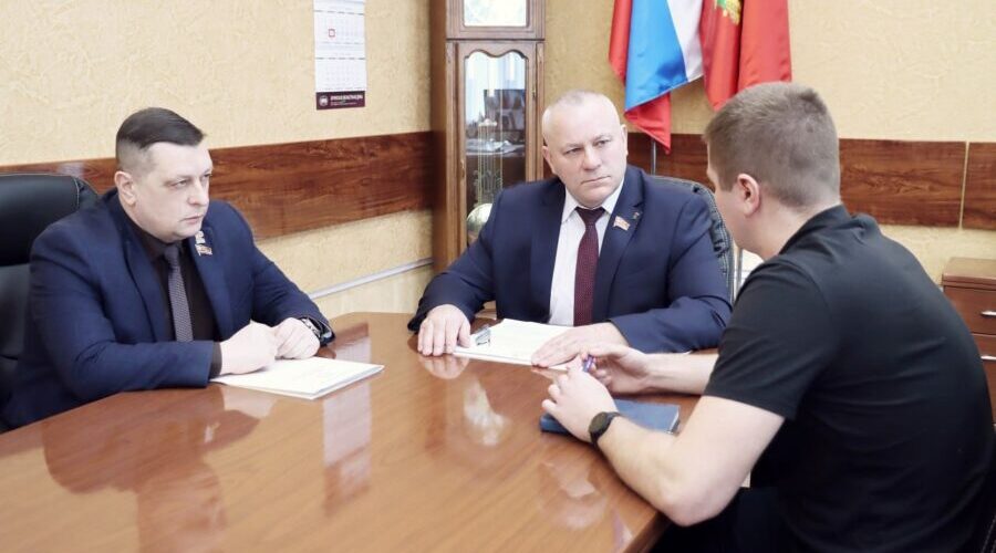 Валентин Суббот встретился с участником программы «Брянские герои»