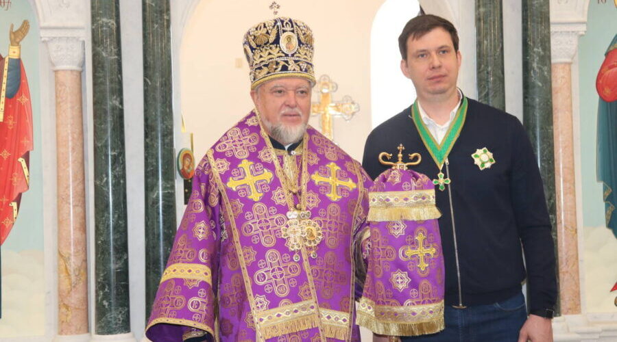 Роман Богомаз удостоен высочайшей патриаршей награды за строительство храма в селе Меленск