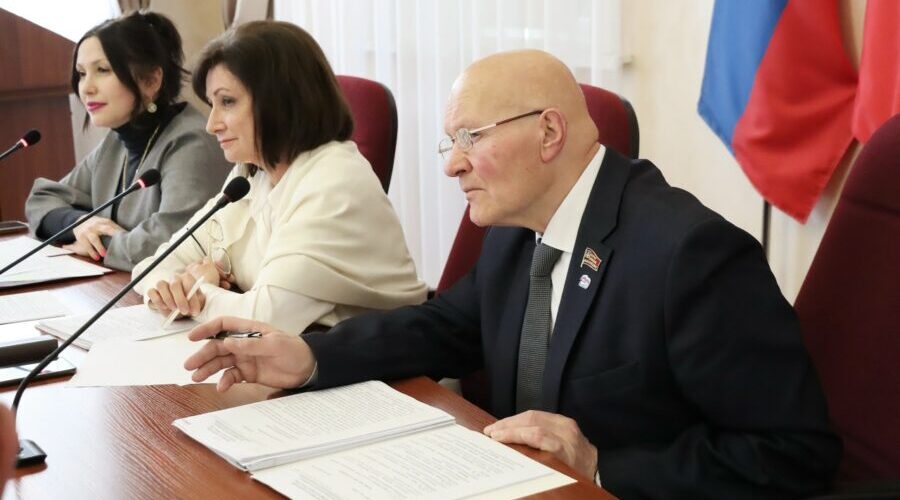 В Брянской областной Думе обсудили развитие донорства