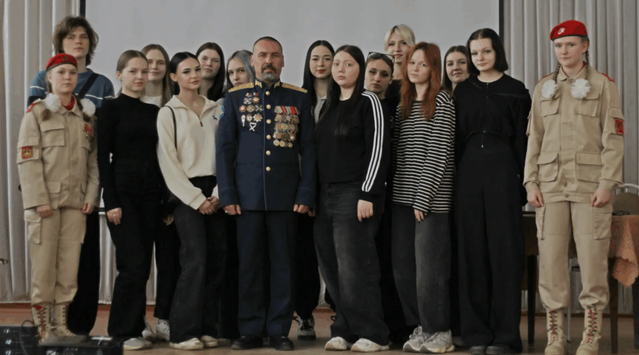 Ветеран боевых действий и педагог встретился со студентами брянского техникума