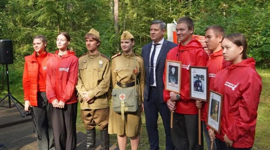 В Брянске почтили память фронтовых корреспондентов в честь 85-летия газеты «На разгром врага»