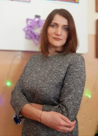 Жительница с.Жирятино Наталья Морозова уверена: «Служить по контракту идут отважные и храбрые мужчины»