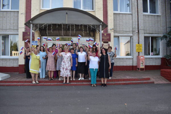 В Жирятино прошло праздничное мероприятие ко Дню Российского Флага