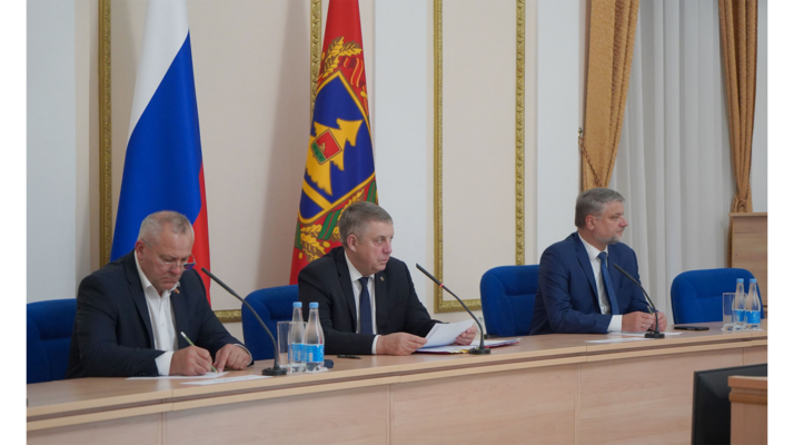 Брянский губернатор потребовал дать правовую оценку каждому факту сбоя в подаче тепла