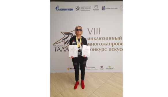 Незрячая певица из города Брянск Карина Жакова победила в конкурсе искусств «Особые таланты»
