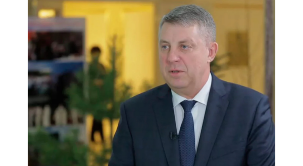 Губернатор Богомаз рассказал Первому каналу о мерах поддержки брянских семей