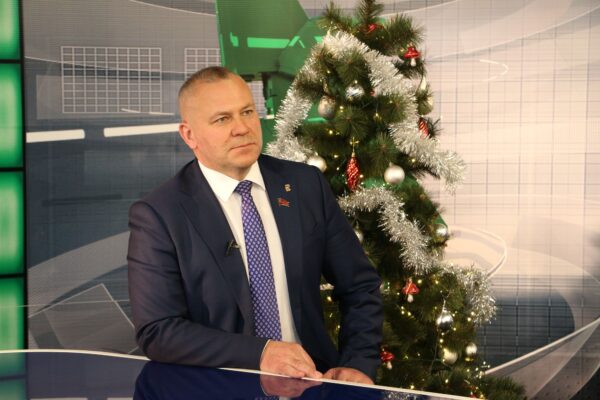 Жителей Брянской области с Новым годом и Рождеством поздравил Валентин Суббот