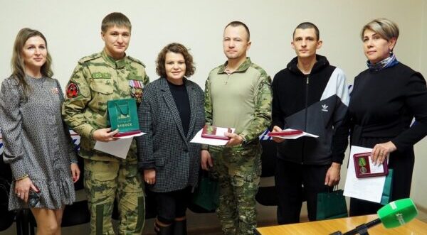 Ветеранам боевых действий СВО вручили награды от Брянщины