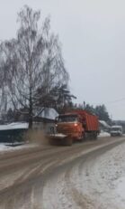 На автотрассах Брянской области осуществляется круглосуточная очистка от снега и обработка дорог