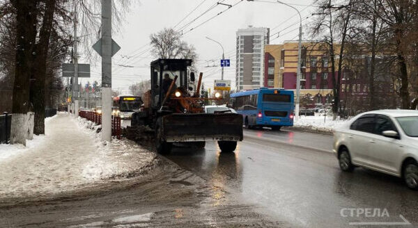 В Брянске уборка снега осуществляется во всех частях города