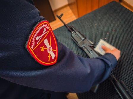 Сотрудники подразделений государственного контроля и лицензионно-разрешительной работы Росгвардии отмечают профессиональный праздник