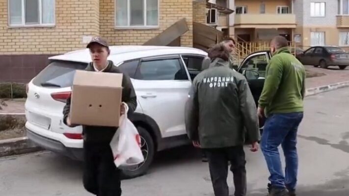 Брянские активисты Народного фронта доставили гуманитарный груз для донецкого госпиталя