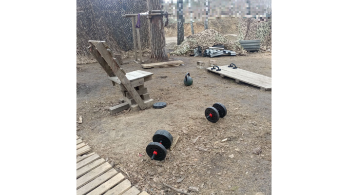 В брянском приграничье бойцы СВО устроили спортзал под открытым небом