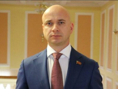 Депутат Брянской областной Думы Александр Жутенков поздравляет жирятинцев с Женским днем