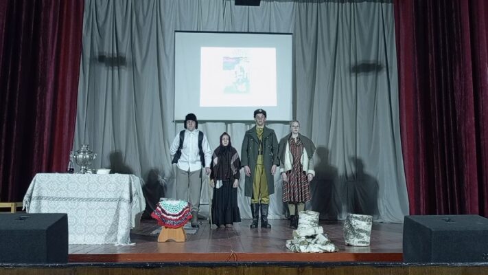 Коллектив «Маска» Жирятинского РДК удостоен спецприза жюри фестиваля «Открытый занавес»
