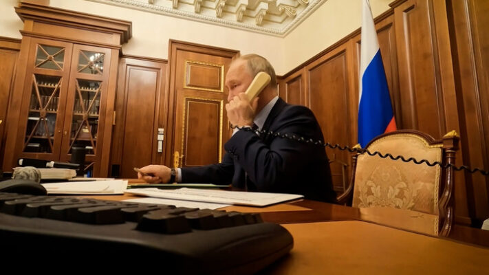 Путин поговорил по телефону с Белозеровым и Богомазом в связи с ЧП под Брянском