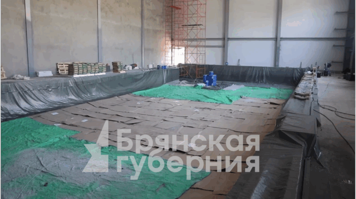 Спорткомплекс с бассейном в Унече строители сдадут в эксплуатацию к концу лета
