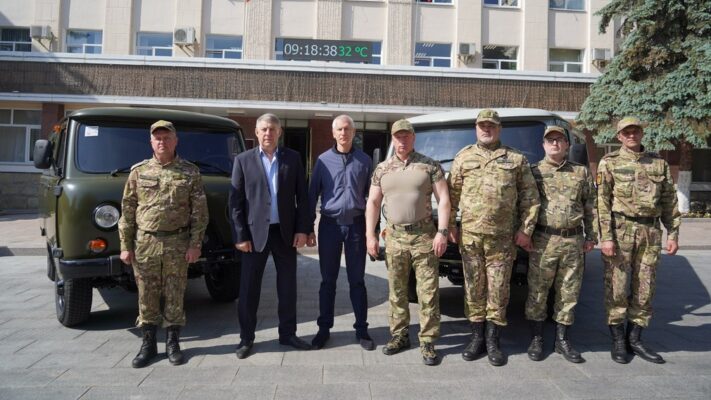 Брянским бойцам «БАРС» вручили ключи от новых автомобилей