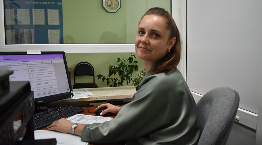 Оператор МФЦ по Жирятинскому району Юлия Сапожкова рассказала о своей работе