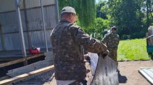 В городском парке им. М. Горького в Трубчевске начался ремонт летней эстрады