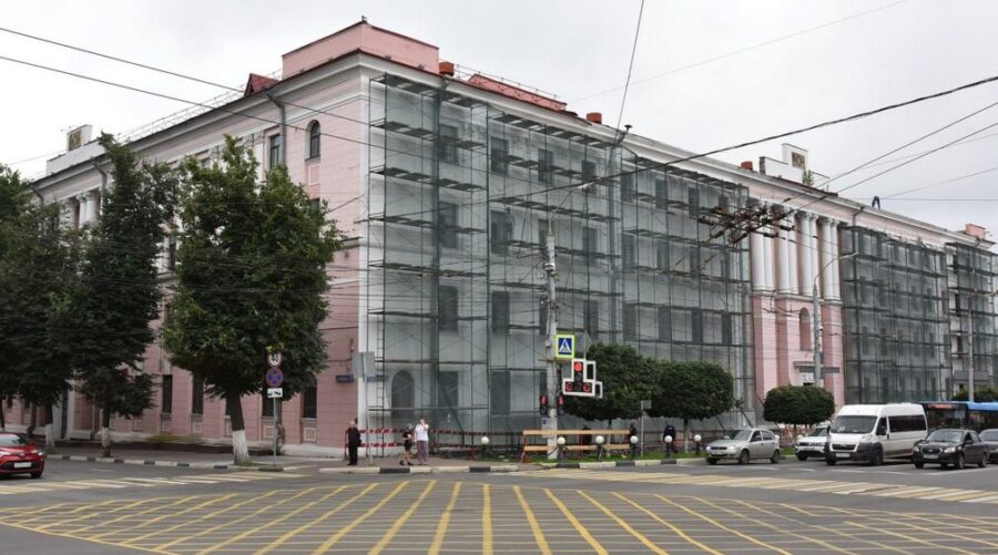 В Брянске на объекте филиала Сеченовского университета трудятся 150 рабочих