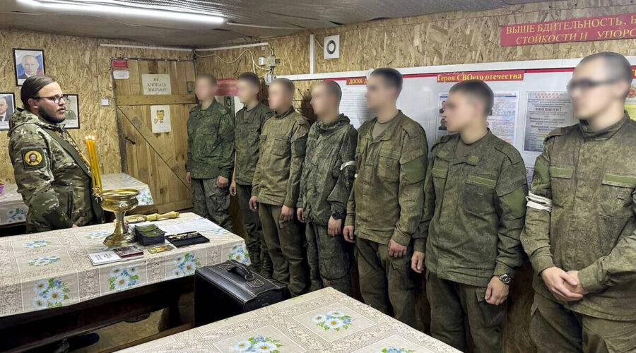 Благочинный Навлинского округа поддержал бойцов группировки «Север»