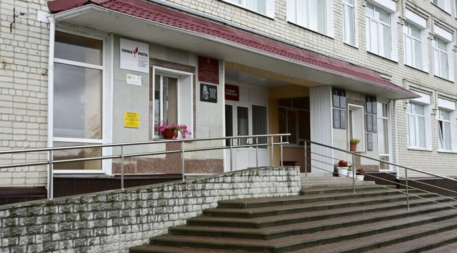 В Суземке благоустроят территорию СОШ № 2 имени генерал-майора авиации В.И. Денисова